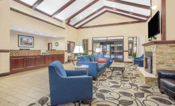 Ramada by Wyndham Denver International Airport