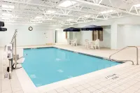 Wingate by Wyndham Bridgeport/Clarksburg - Pools