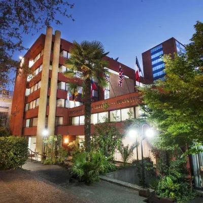Panamericana Hotel Providencia Hotels near Sky Costanera