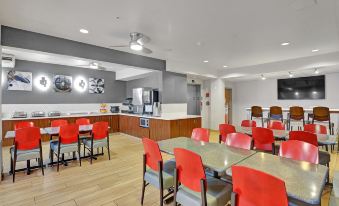 Best Western Plus Navigator Inn  Suites