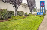 Motel 6 Coos Bay, or