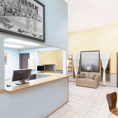 Super 8 by Wyndham Norfolk
