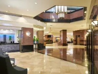 Aston at the Executive Centre Hotel Отели рядом с достопримечательностью «Музей Байшоп»