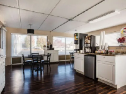 Super 8 by Wyndham Sevierville Riverside Hotels in Sevierville