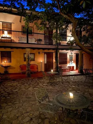 ホテル プラズエラ デ サン アグスティン