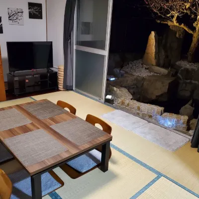 Natural Open-Air Hot Spring Chizu โรงแรมใกล้ชิโอโนะเอะ-โช