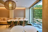 오미드 살다냐 호텔