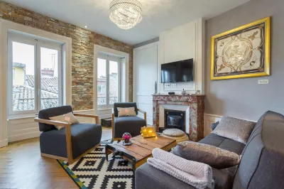 Host Inn Lyon - Hypercentre Vieux Lyon Hotell i 