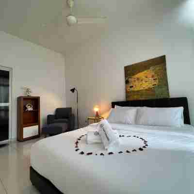 The Senai Garden Apartment Near Senai Airport&Jpo Rooms