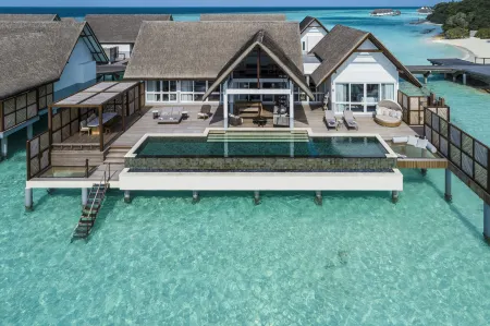Four Seasons Resort Maldives at Landaa Giraavaru Отели в г. Kendhoo