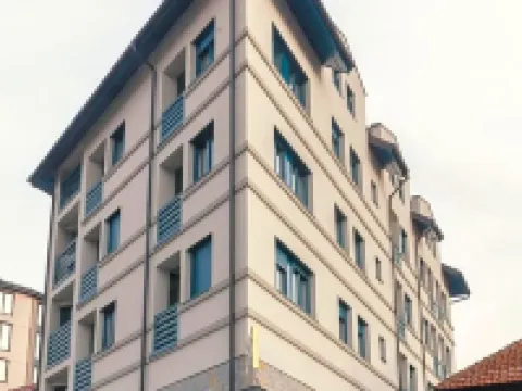 中央旅館 茲拉蒂博爾酒店