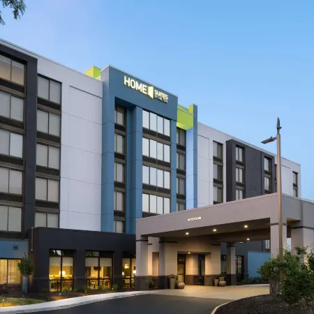 Home2 Suites by Hilton Indianapolis Keystone Crossing Отели рядом с достопримечательностью «Торговый центр Keystone»