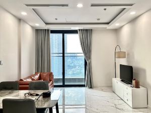 Spacious 2-Bedroom Apartment in District 7