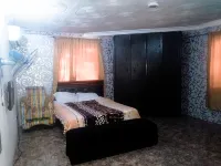 Unrivaled Comfort at Val's Residence with King-Sized Bed