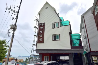 Geoje Oedo Yeohaeng Pension