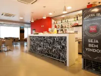 宜必思蒙蒂斯克拉魯斯購物中心酒店 - 酒吧