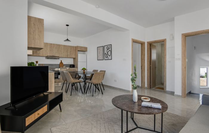 Sanders White Mountains - Vibrant Villa with Pool