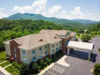 Holiday Inn Express & Suites Sylva - Western Carolina Area Hotels in Dillsboro