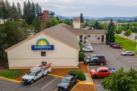 Days Inn by Wyndham Coeur d'Alene - Parkering