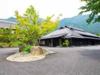 Baien Hotels near Owl's Forest Zoo