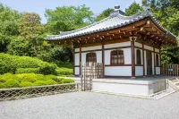 Guest House Kyorakuya Kinkakuji Hotel di Kita