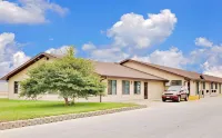 Super 8 by Wyndham Valentine NE Hotels near Cowboy Trail
