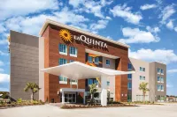 La Quinta Inn & Suites by Wyndham Baton Rouge - Port Allen Hotels in West Baton Rouge Parish