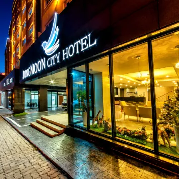 Seogwipo Jay Hill and City Hotel Отели рядом с достопримечательностью «Тематический парк Chocolate Land»