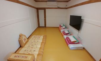 Bukchon Sohyeondang Hanok Stay
