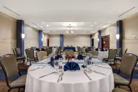 Holiday Inn DETROIT METRO AIRPORT by IHG - breakfast