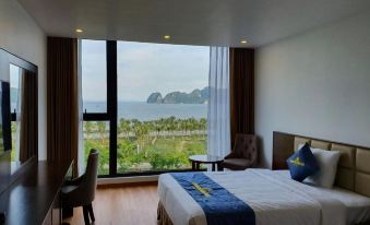 Golden Palm HaLong Hotel