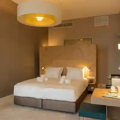 Amadi Panorama Hotel Rooms
