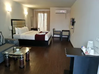 Hotel Aksa Srinagar Hotels in Lal Chowk
