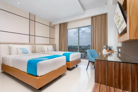 Java Lotus Hotel Jember Отели в г. Kaliwates