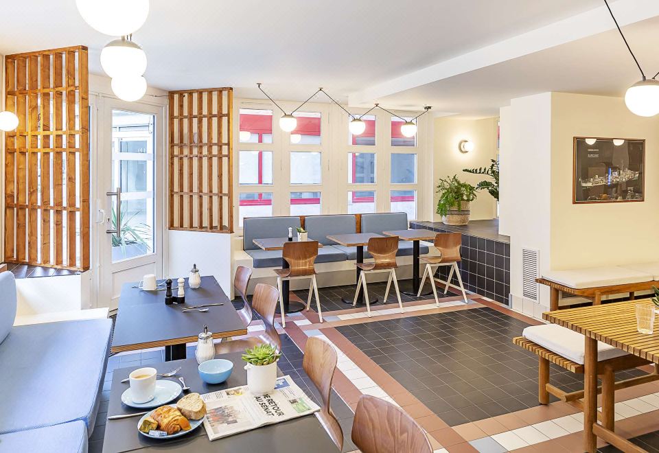 베스트 웨스턴 플러스 호텔 카고의 모던한 로비 인테리어