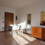 Accogliente appartamento con terrazza e piscina in comune