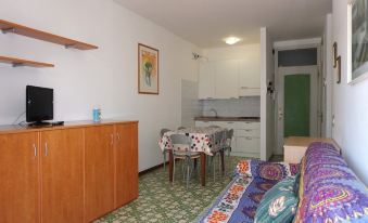 Fantastic Flat with Shared Pool for 5 Guests