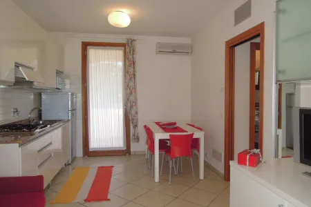 Modern Three Room Flat with Pool