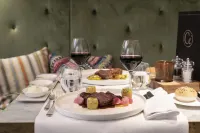 Golden Tulip Hotel Central - فطور