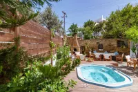 Vincenzo Family Rooms - Hot Tub