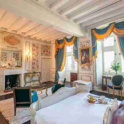 Château Le Prieuré - La Maison Younan Rooms