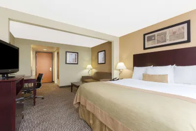 Wingate by Wyndham Dayton - Fairborn Hotel dekat Park University