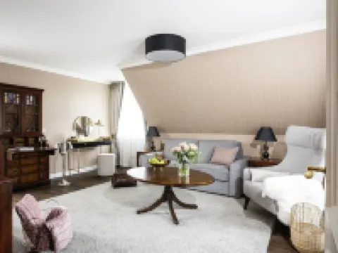 โรงแรมอัลทอฟฟ์ เฟิร์สเทนโฮฟ เซลเลอ โรงแรมในเซลเลอ