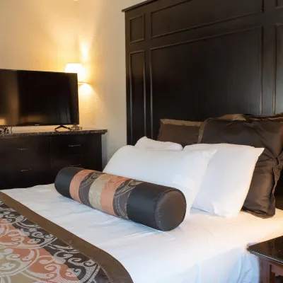 Hotel Chataura Hotels near TPC Michigan