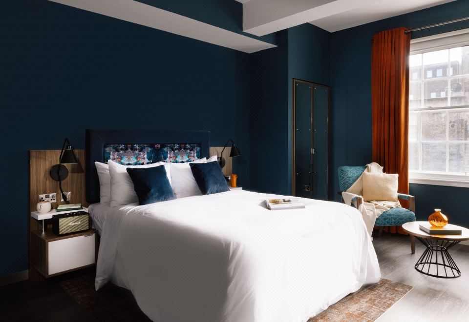 룸즈 에딘버러의 모던한 외관