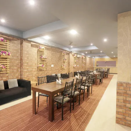 Hotel Lemon Suites & Banquet Noida Sector 62