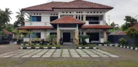 Hotel Pondok Putri Hotel dekat pantai cibenda