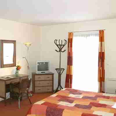 Logis Hôtel Chez Terrassier Rooms