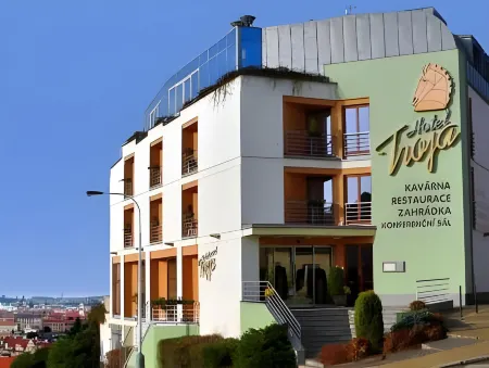 Hotel Troja Отели в г. Predboj