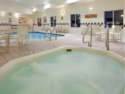 Holiday Inn Express & Suites Lawrence by IHG Hotels in Lawrence